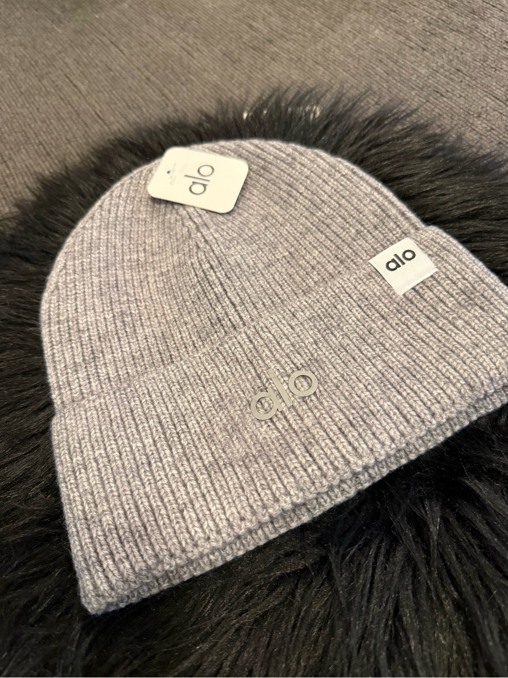 ALO Yoga Ribbed Knit Beanie - Light Gray
